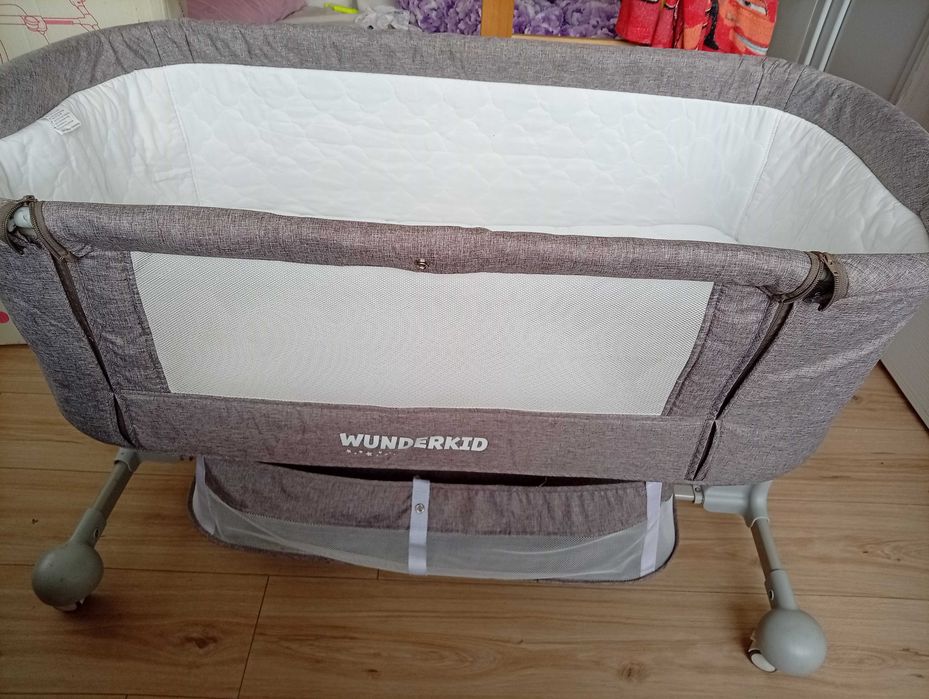 Продава се бебешко креватче