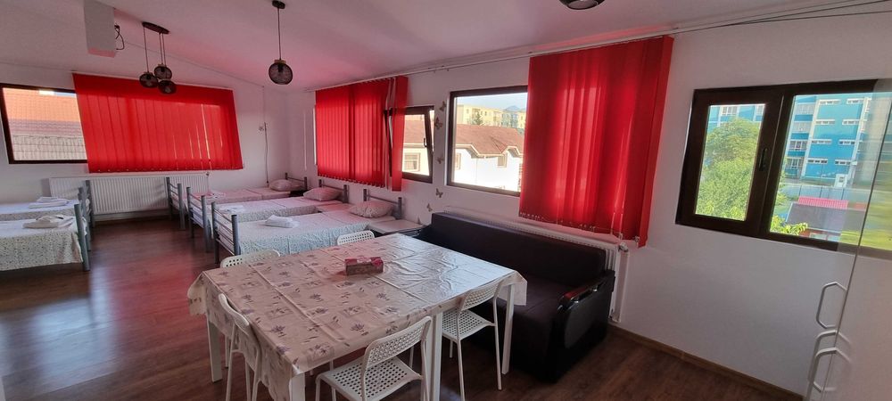 Cazare studenti Brasov - camin studentesc privat cu baie proprie, Wi-Fi si bucatarie utilata