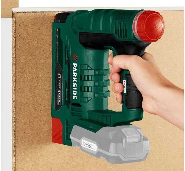 Capsator pe acumulator 20V,  model Parkside 20 V PAT 20-Li A1, LED integrat, magazie cu indicator de umplere, Verde