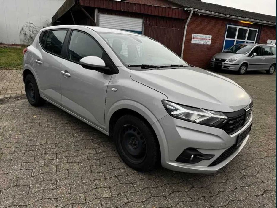 PIESE Sandero | Bară | Capotă | Far | Aripă | Grilă | Ușă | Oglindă...