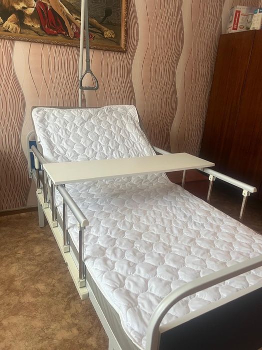 Медицинская кровать
