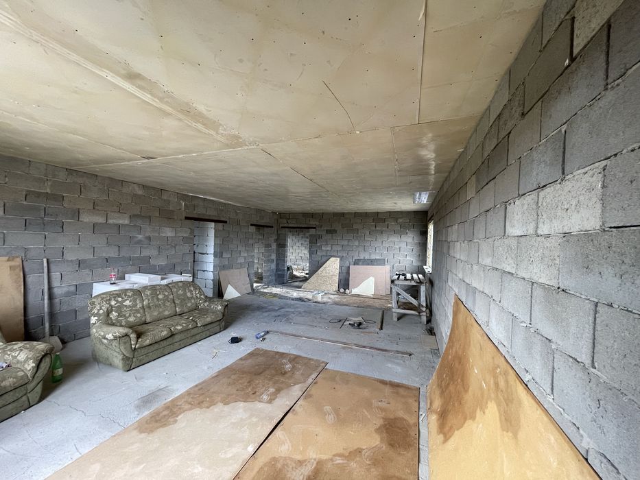 Аралтал новый незаконченный дом