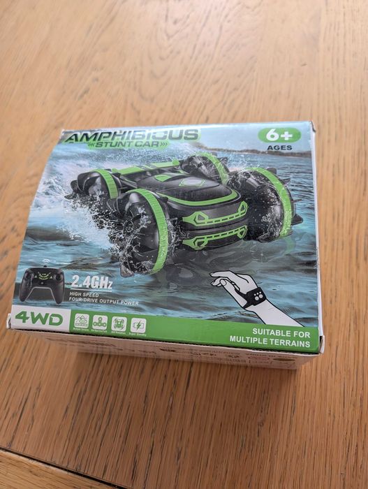 Mașină amfibie 4WD cu telecomandă și accesorii