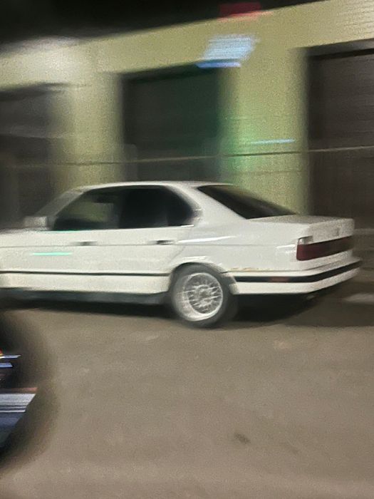 Продаю или меняю авто БМВ е34 М50В25