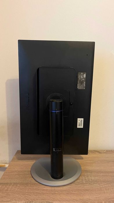 Монитор Philips - Перфектен за игри, филми, работа. Без забележки