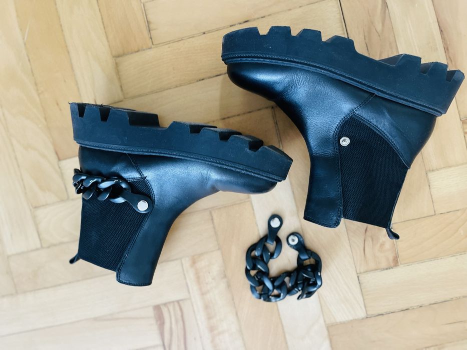 Дамски кижени боти