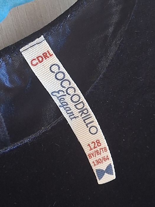 Vand o rochita pentru fetite