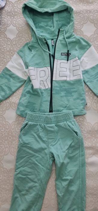 Продам детские вещи