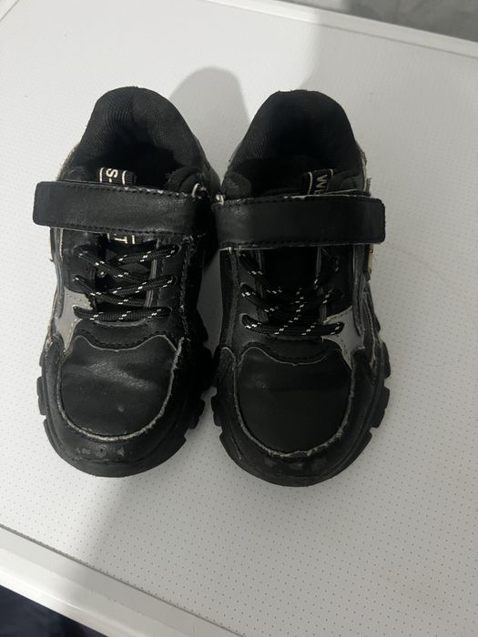 Отдам кроссовки для мальчика