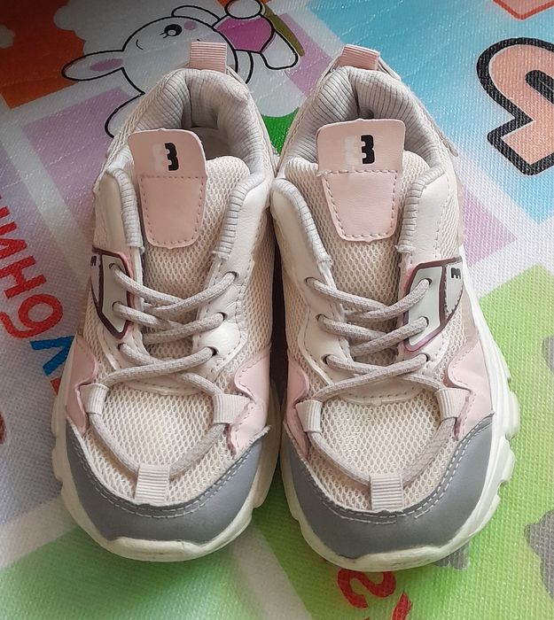 Кроссовка для девочек