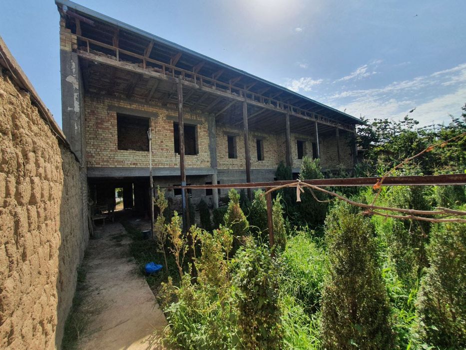 Nazarbekda uy sotlad 8 sotix