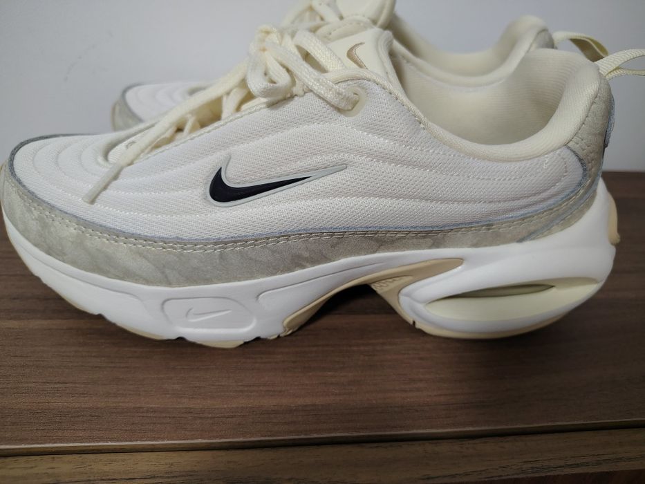 Маратонки Nike .
