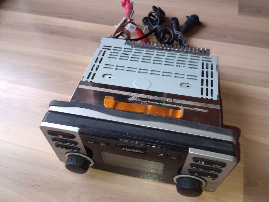 Радио за кола и лодка кларион