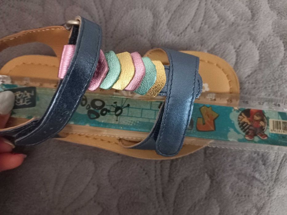 Sandale kickers fetite