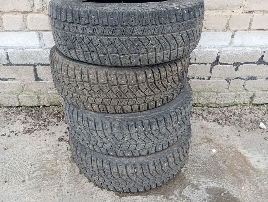 Продам, покрышки, зимние шипованные