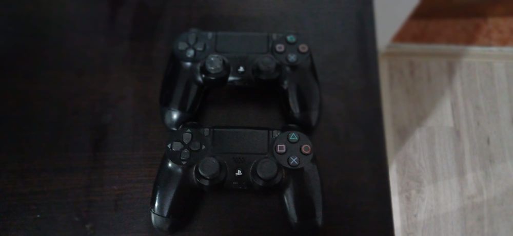 Ps 4 de vânzare(descrierea)