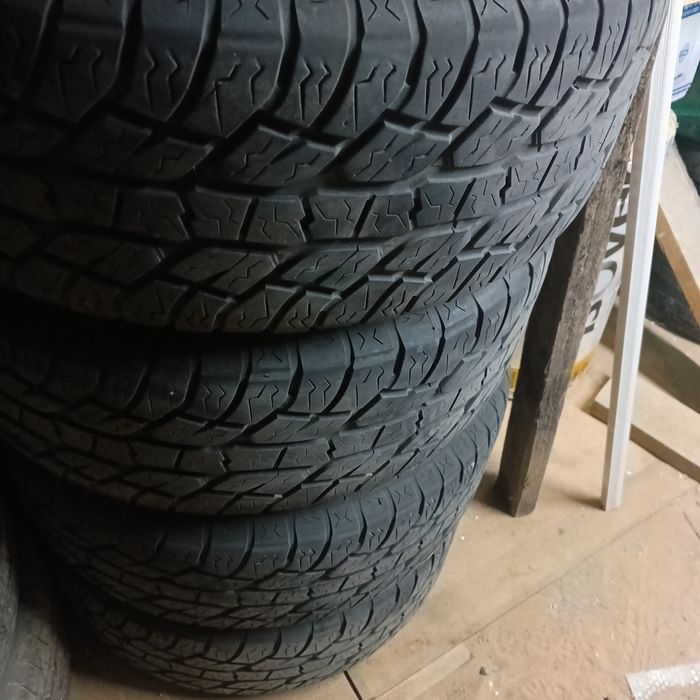 Резина шина колесо  продам резину 285/60/18