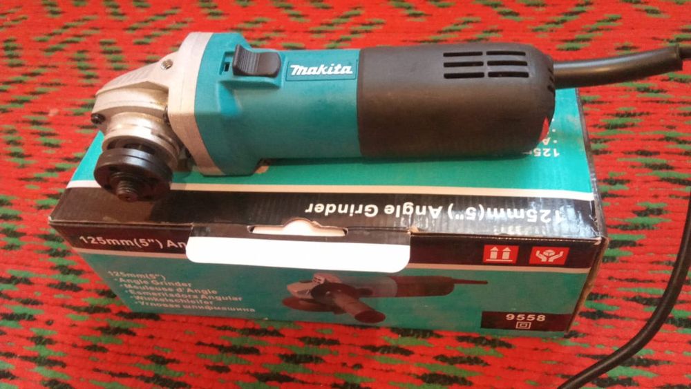 Болгарка DeWalt сетевой