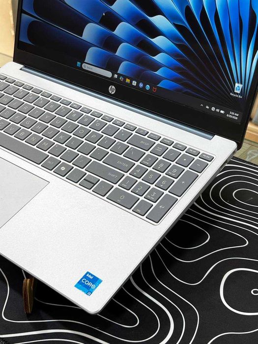 HP Laptop Intel i3-N304 DDR4 8GB SSD Nvme 256GB 15'6 FHD