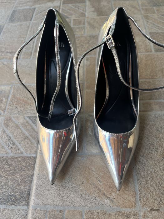 Сребристи обувки с ток “ZARA”