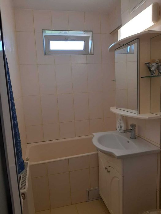 Închiriez apartament
