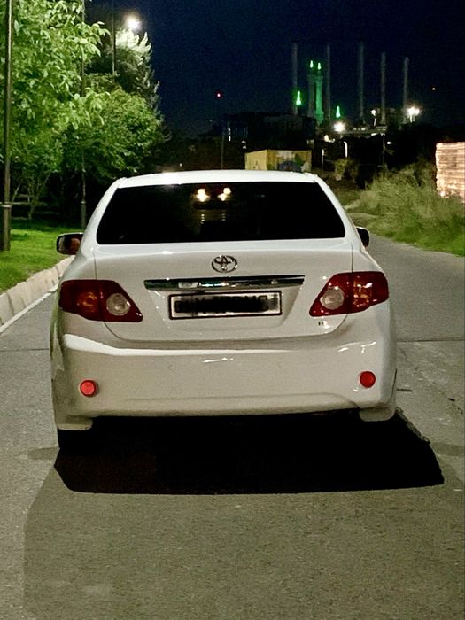 Srochno Toyota Corolla sotiladi