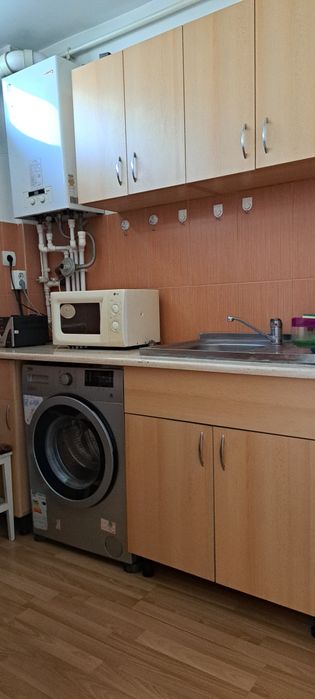 Inchiriez garsoniera zona Materna