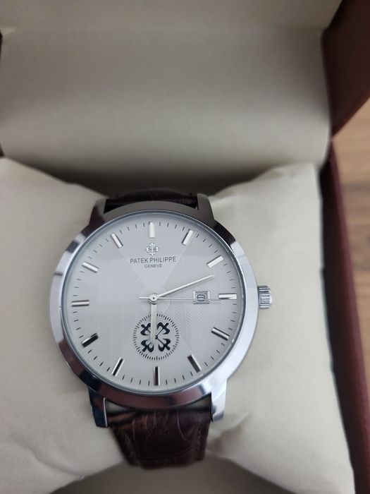 Продам новые мужские часы