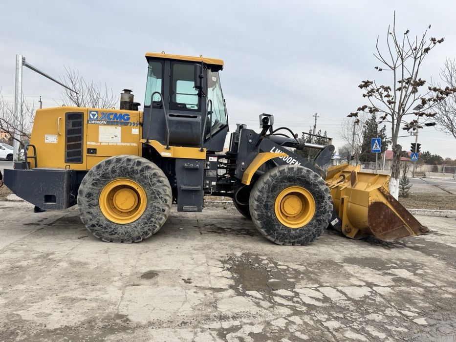 Погрузчик сотилади 3 кубалик холати яхши