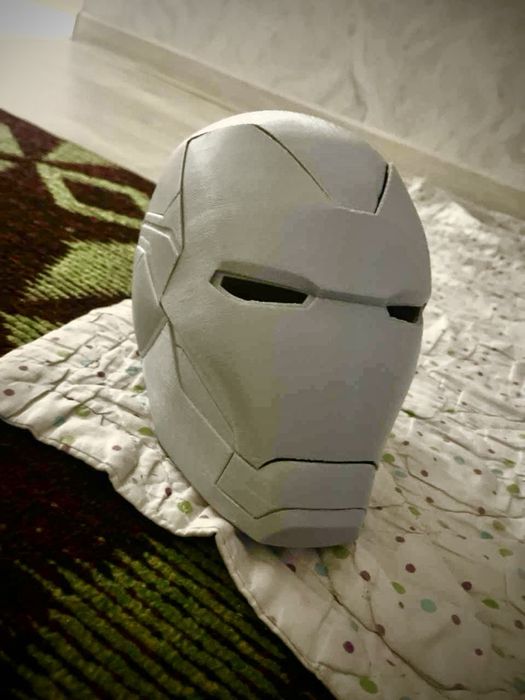 Шлем железного человека
