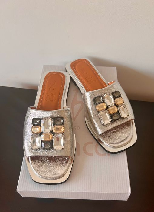 Сребърни чехли с камъни, естествена кожа