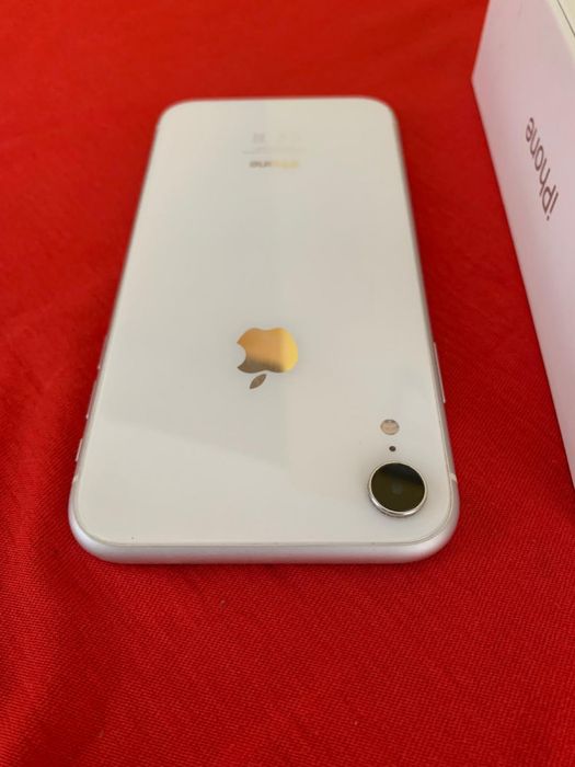 XR Alb 450lei . Iph.XR Alb 450lei