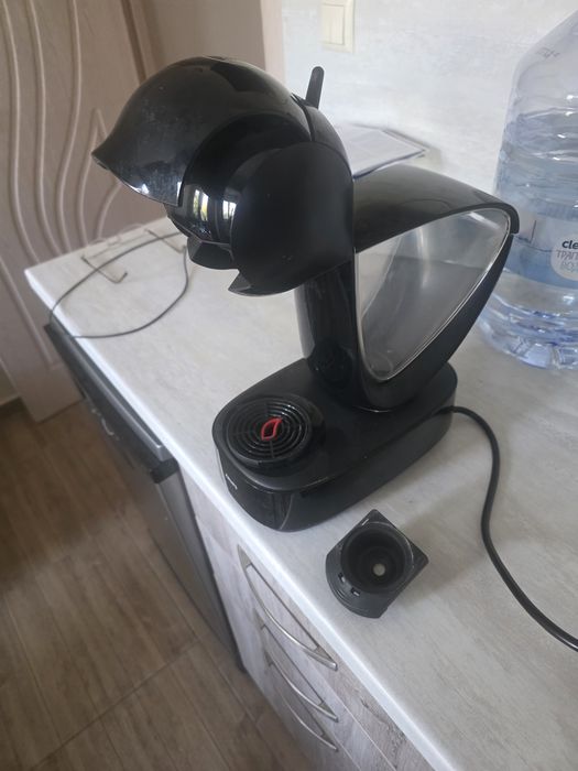 Кафемашина Dolche Gusto с развалено копче