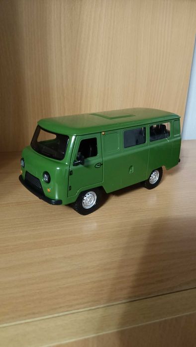 Модель машины Мерседес