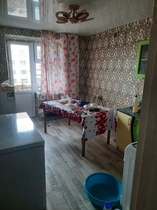 Этаж уи сатылад маласемейки