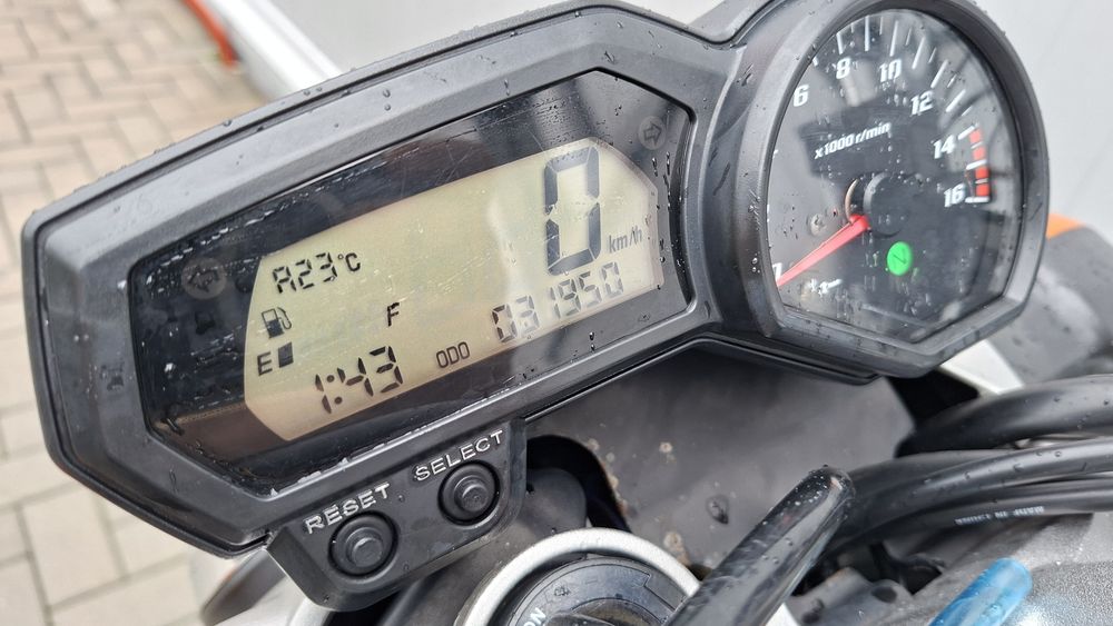 MotoFly vinde Yamaha Fz6 S2