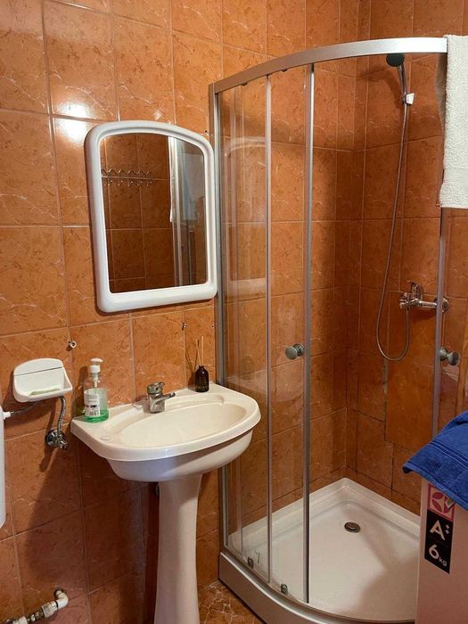 Dau în chirie apartament cu o camera