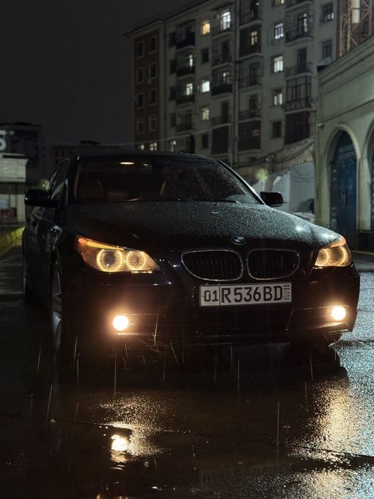 Bmw e60 525i Машина полностью облужиная  краска 100% чистая