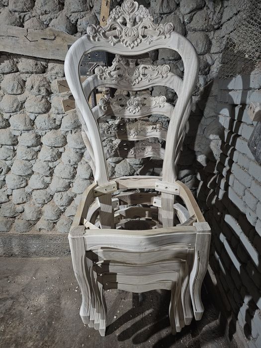 Uy va tashkilot ofislari uchun stul karkazlari sotiladi