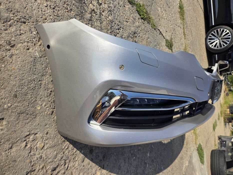 Bara fata completa cu grile si proiectoare model cu 6 senzori si distronic BMW seria 5 G30 G31