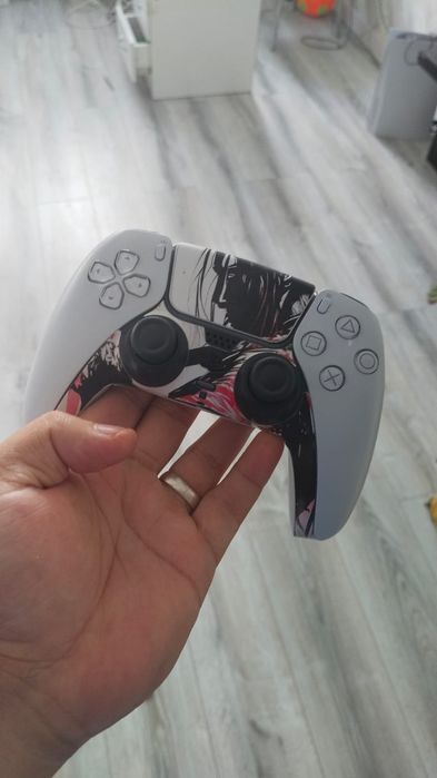 Продам Sony playstation 5