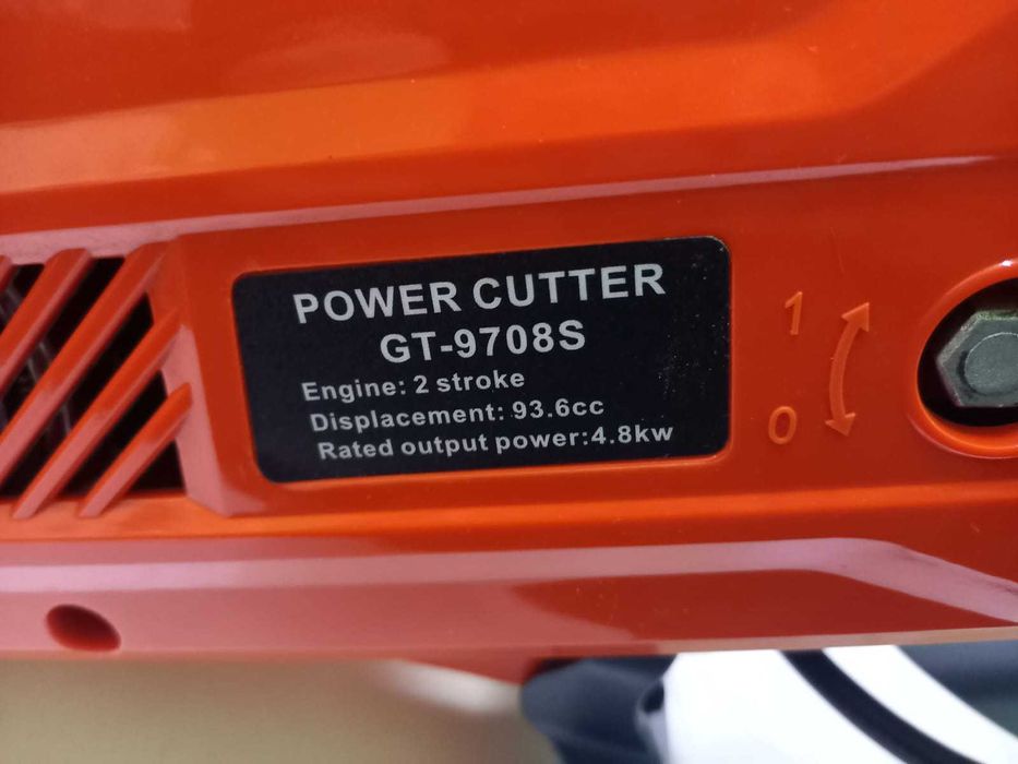 Бензиновый резак для бетона