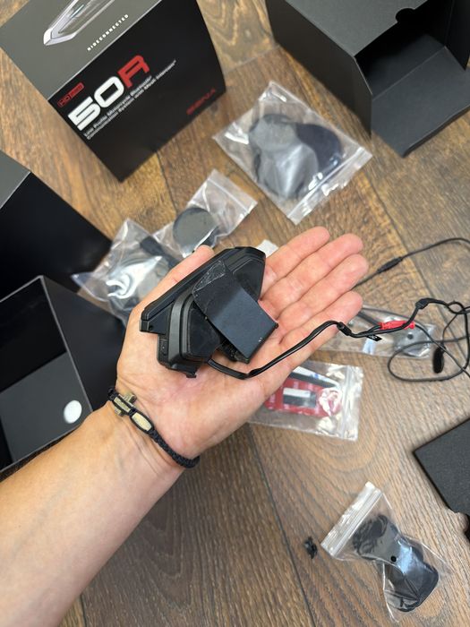 Se vinde intercom moto sena 50r