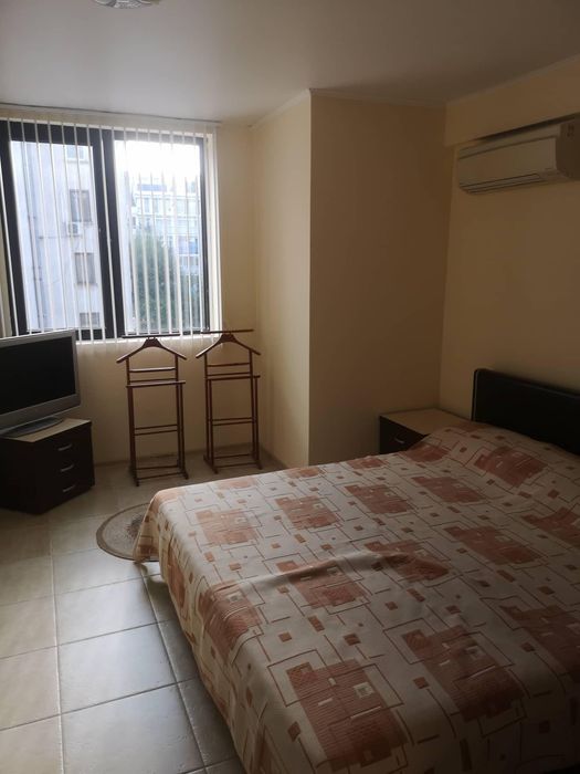 Дава се под наем Двустаен апартамент в Бургас, Център - 85 кв.м за 459 € - Снимка #7