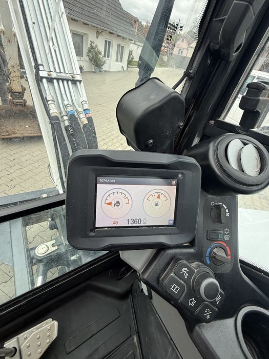 Vand excavator Bobcat E 55z an 2025