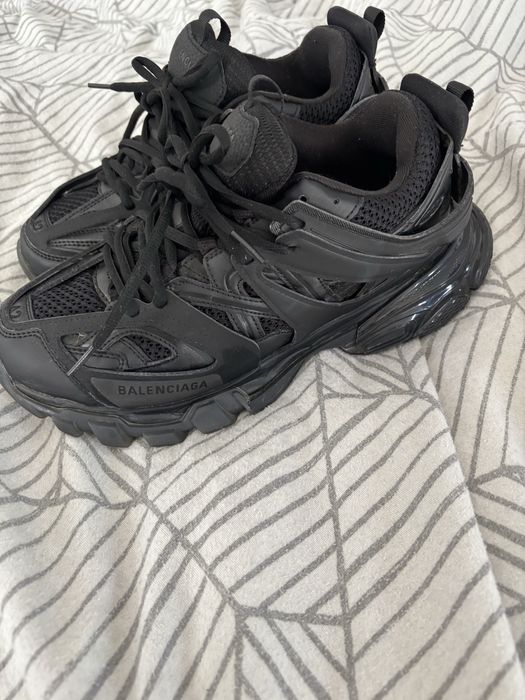 Balenciaga track triple black