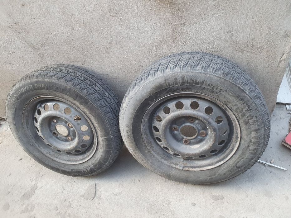 Авто шины зимные с дисками  размером 14