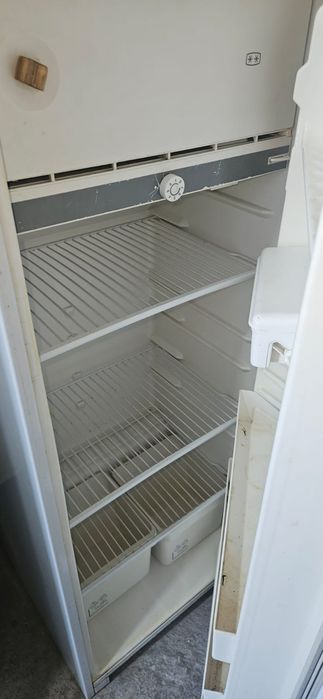 Продам холодильник б/у в рабочем состоянии