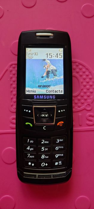 Telefoane seniori libere în retea