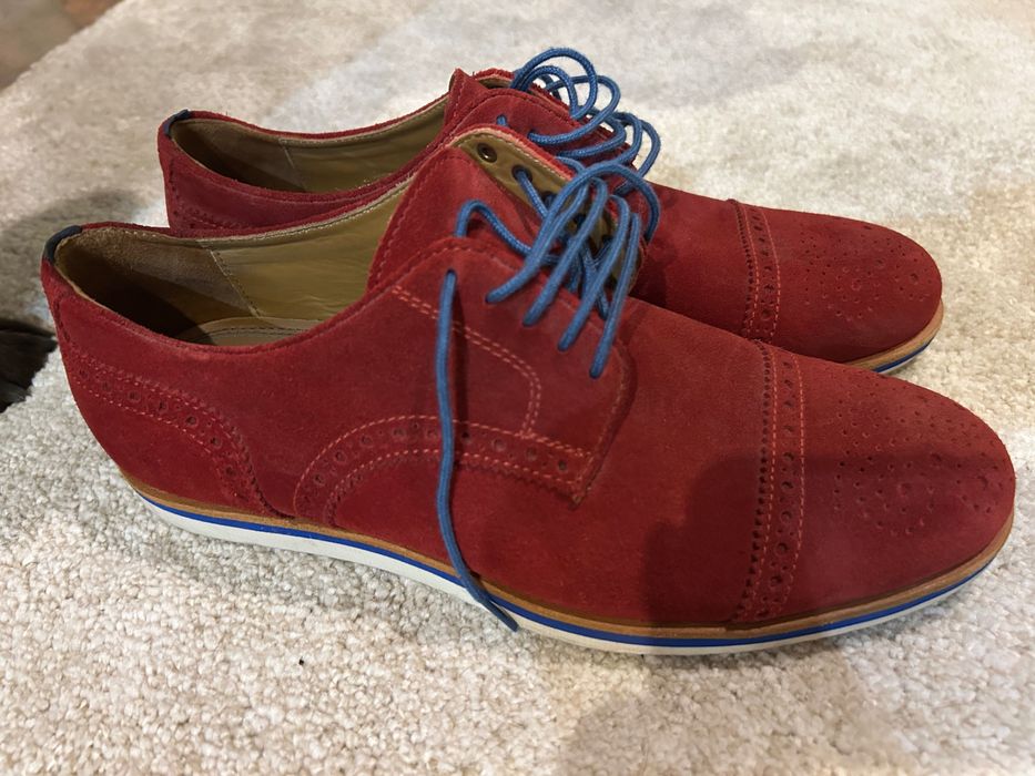 Продавам мъжки обувки VALDASAAR, естествен червен велур